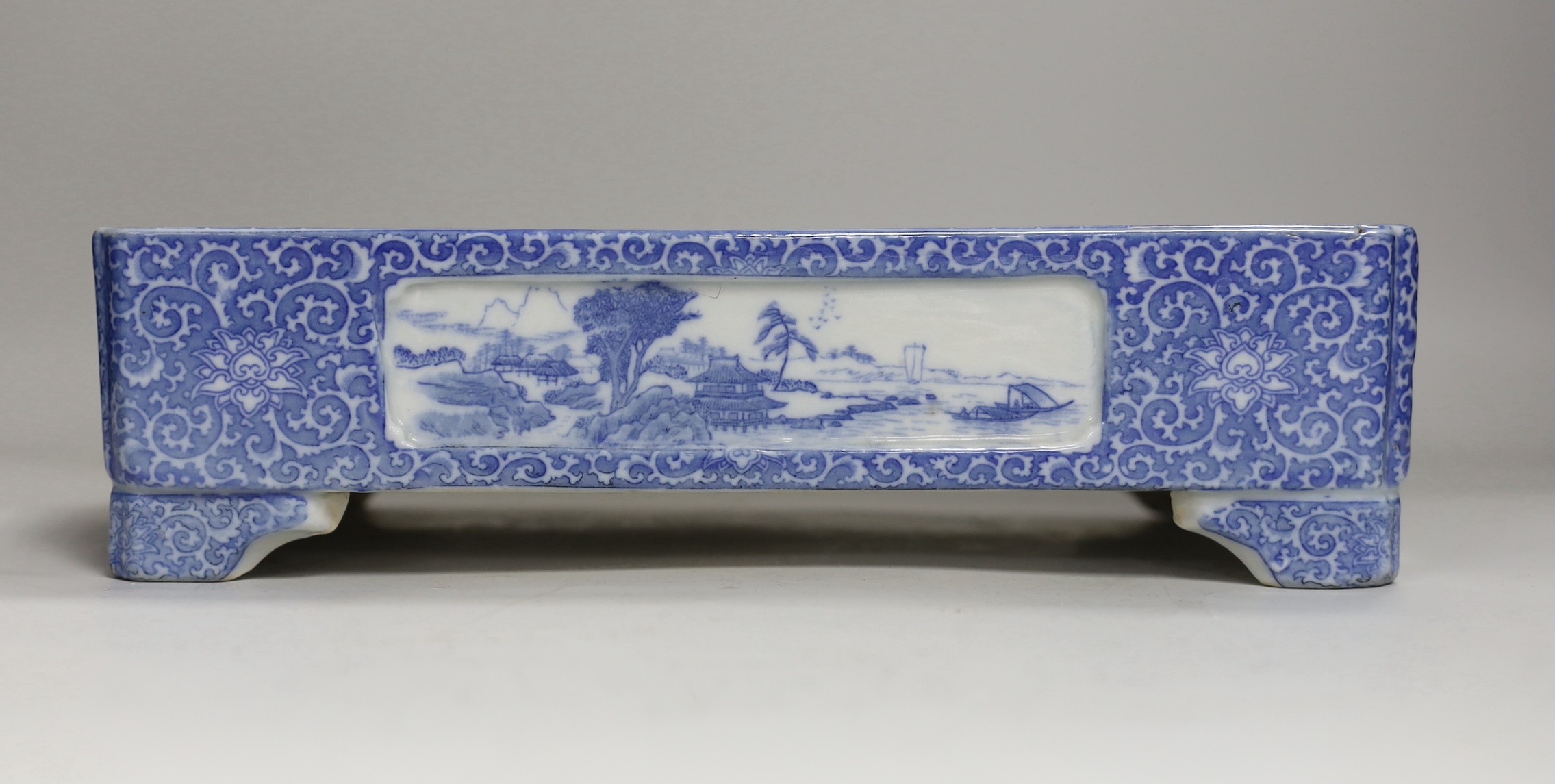 A Japanese blue and white jardiniere, 30cm